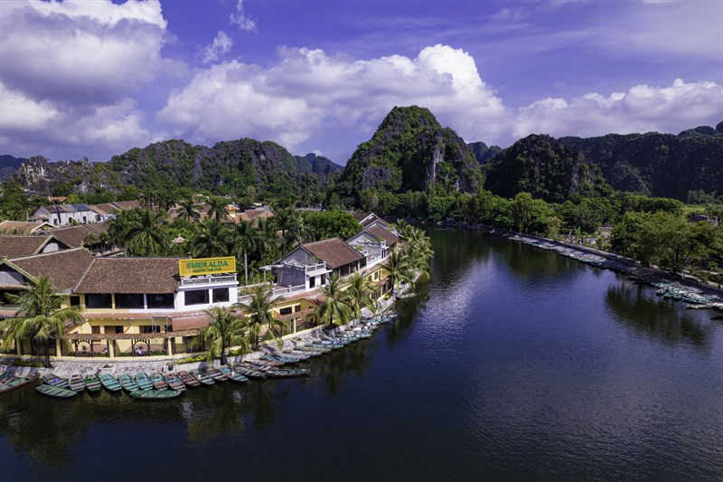 Ở đâu khi du lịch Tam Cốc Bích Động Ninh Bình?